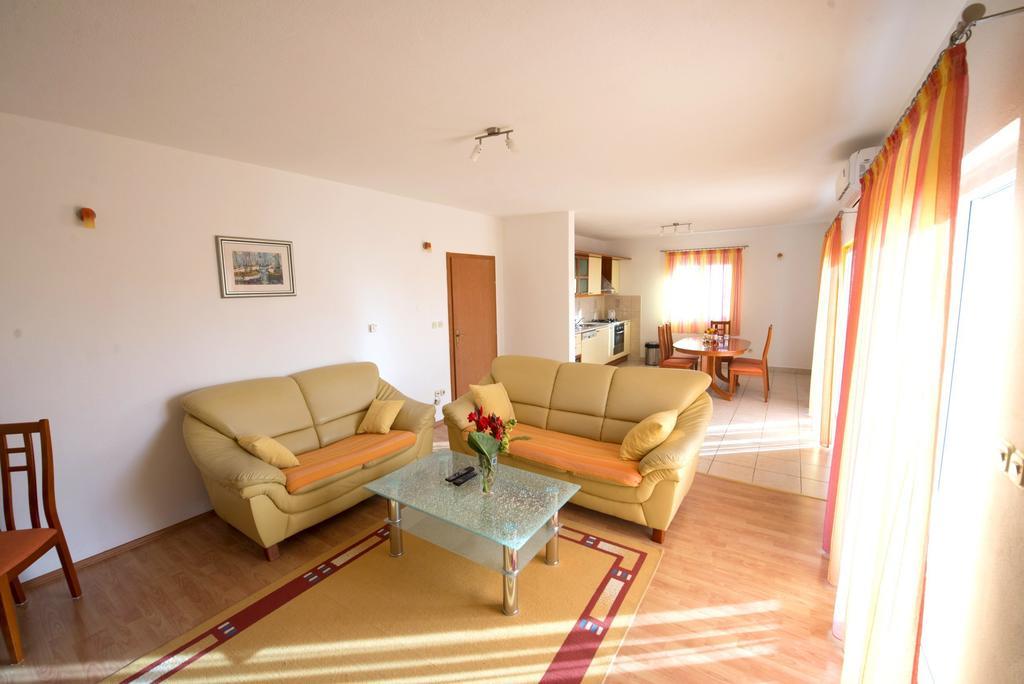 Apartments Meri Trogir Szoba fotó